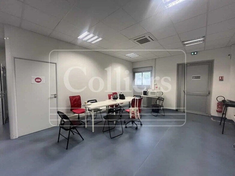 24 Boulevard De La Bougie, Marseille à louer - Photo de l’immeuble – Image 2 sur 9