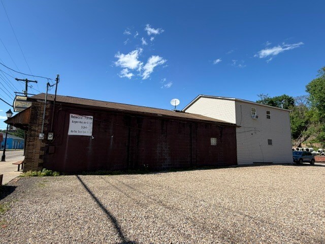 202 N Chester St, New Cumberland, WV à vendre - Photo de l’immeuble – Image 2 sur 6