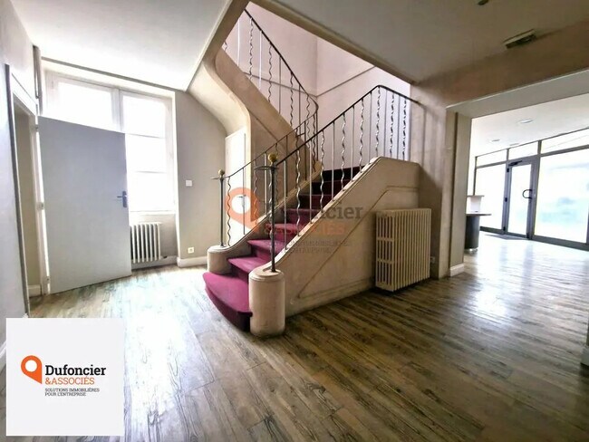 Plus de détails pour Bureau à louer