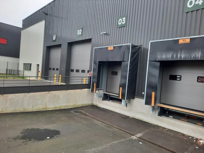 Industriel/Logistique dans Brie-Comte-Robert à louer - Photo de l’immeuble – Image 3 sur 6