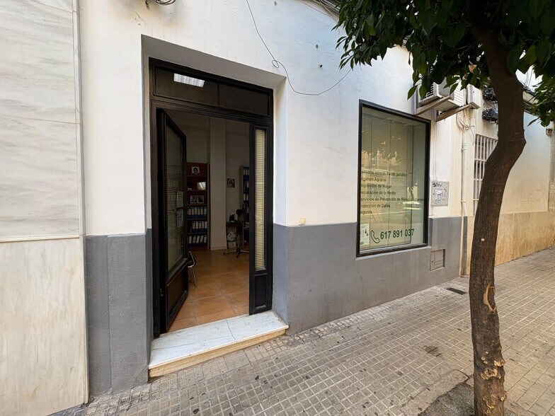 Local commercial dans Córdoba, Córdoba à vendre - Photo de l’immeuble – Image 3 sur 10