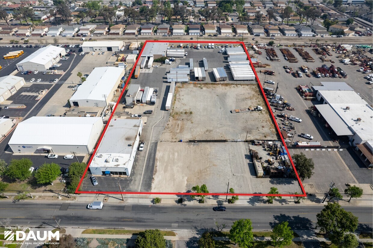 1369 W 9th St, Upland, CA à louer Photo principale– Image 1 sur 3