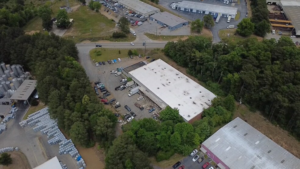 2435 Stone Mountain Lithonia Rd, Lithonia, GA à louer - Photo de l’immeuble – Image 3 sur 21