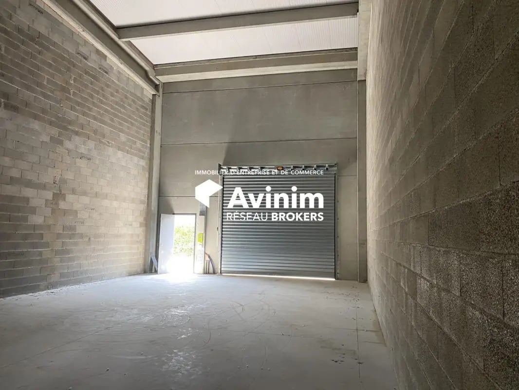 Local d’activités dans Montauroux à louer Photo intérieure– Image 1 sur 8