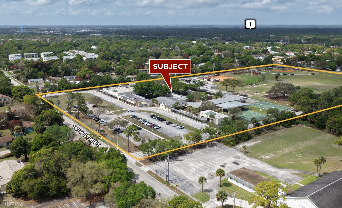 3850 16th St, Vero Beach, FL à vendre Photo de l’immeuble– Image 1 sur 5