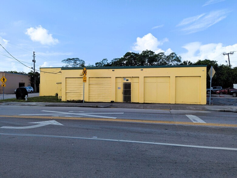 900 25th St, West Palm Beach, FL à louer - Photo de l’immeuble – Image 3 sur 6