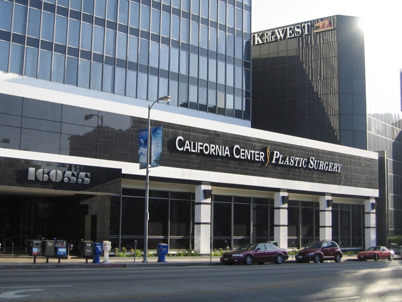 16055 Ventura Blvd, Encino, CA à louer - Photo principale – Image 1 sur 4