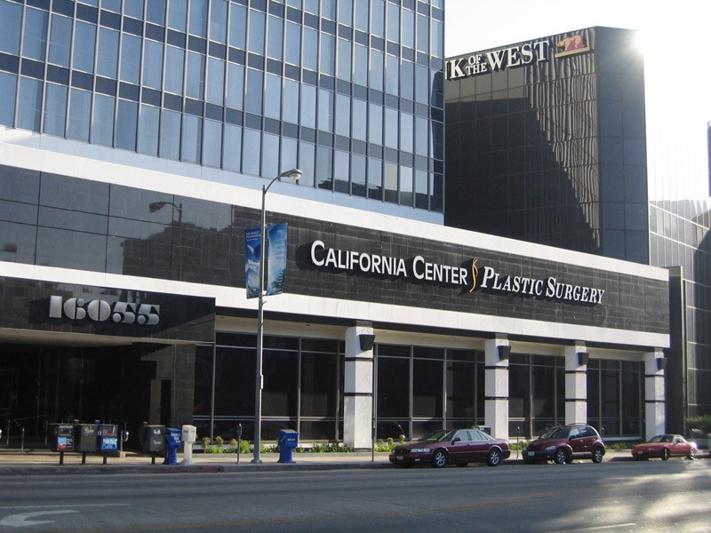 16055 Ventura Blvd, Encino, CA à louer Photo principale– Image 1 sur 5