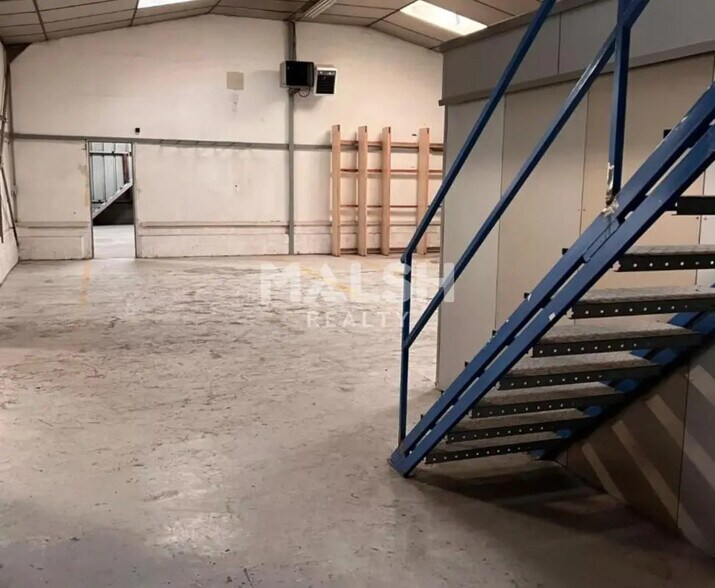 Bureau dans Bourgoin-Jallieu à louer - Photo de l’immeuble – Image 2 sur 12