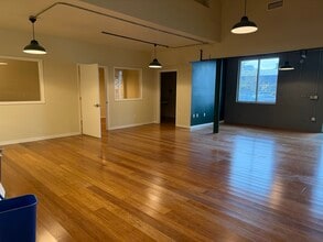 1120 SE Main St, Portland, OR à louer Photo intérieure– Image 2 sur 7