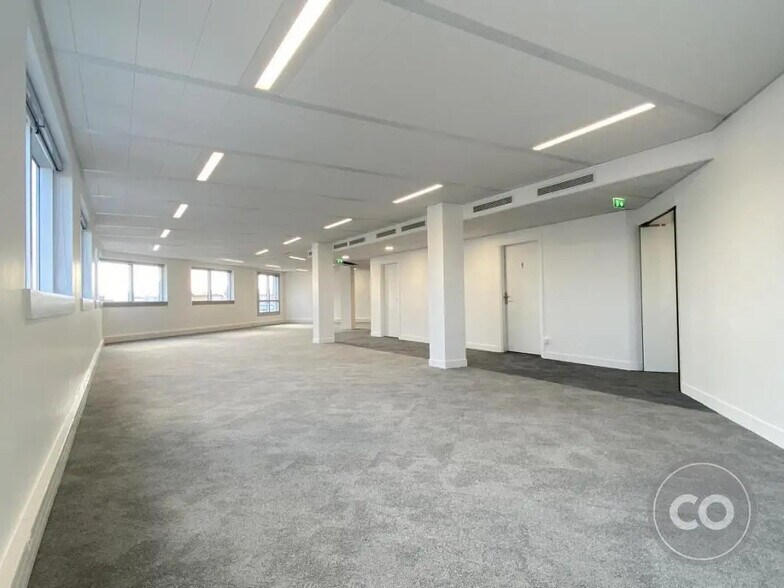 Bureau dans Boulogne-Billancourt à louer - Photo de l’immeuble – Image 3 sur 9