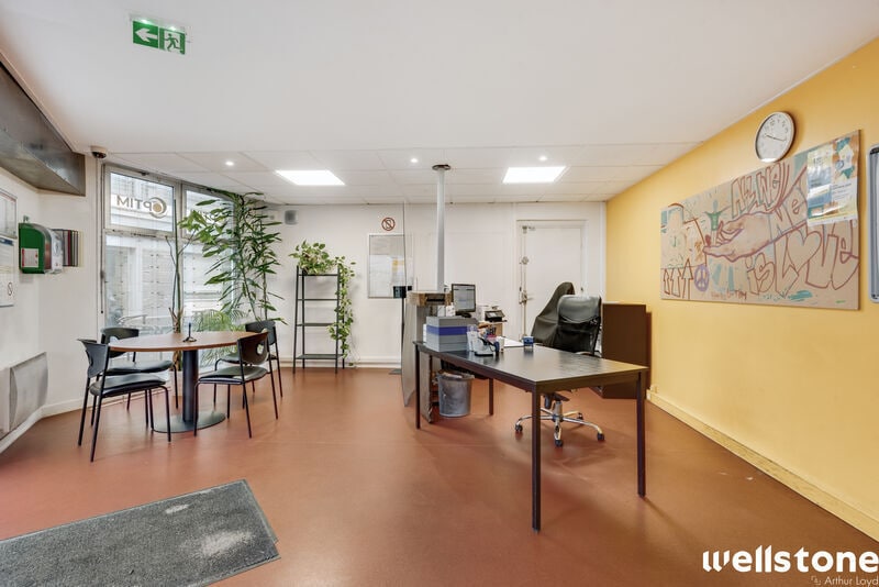 17-19 Rue De Citeaux, Paris à louer Photo intérieure– Image 1 sur 13