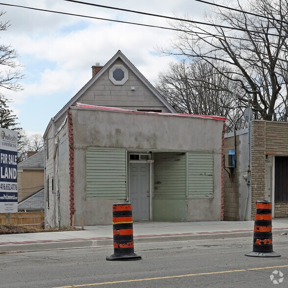 1415 Kingston Rd, Toronto, ON à vendre - Photo de l’immeuble – Image 2 sur 5