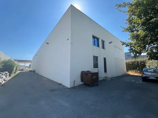 Local d'activités dans Le Muy à vendre - Photo de l’immeuble – Image 3 sur 5