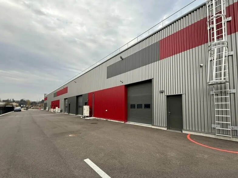 Local d’activités dans Sochaux à louer - Photo de l’immeuble – Image 3 sur 5