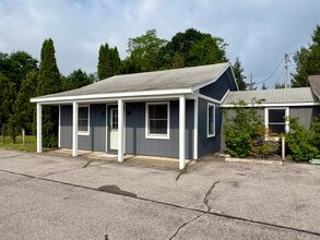 9066 N Bayshore Dr, Elk Rapids, MI à louer Photo intérieure– Image 1 sur 22