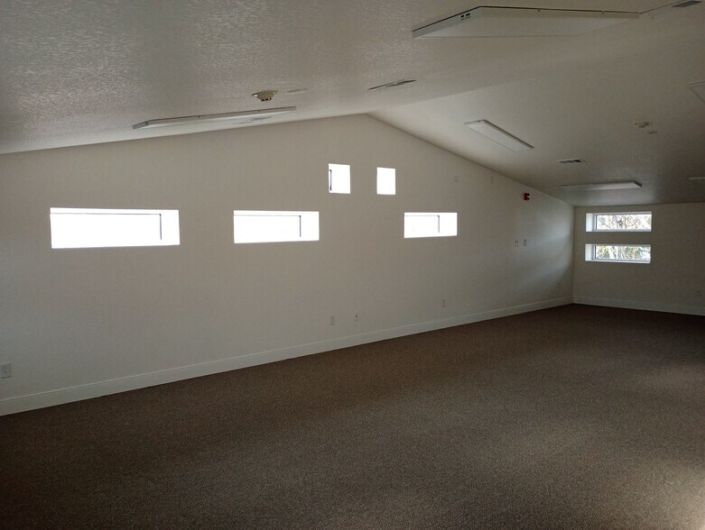 400 Uhland Rd, San Marcos, TX à louer - Photo de l’immeuble – Image 3 sur 18