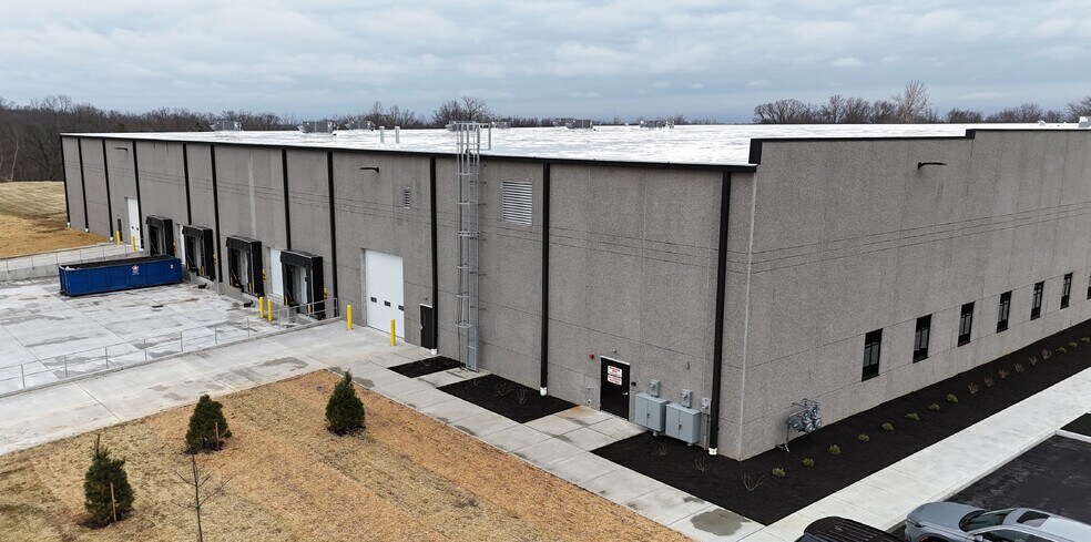 1245 Kingsview Dr, Lebanon, OH à louer - Photo de l’immeuble – Image 3 sur 3