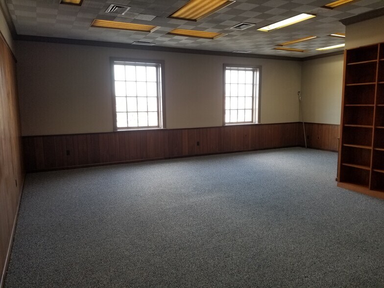 49 Public Sq, Shelbyville, IN à vendre - Photo de l’immeuble – Image 2 sur 62