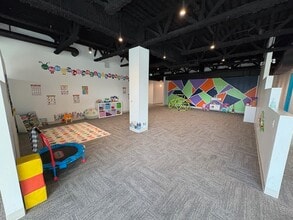 1707 Thornton Rd N, Oshawa, ON à louer Photo intérieure– Image 1 sur 6