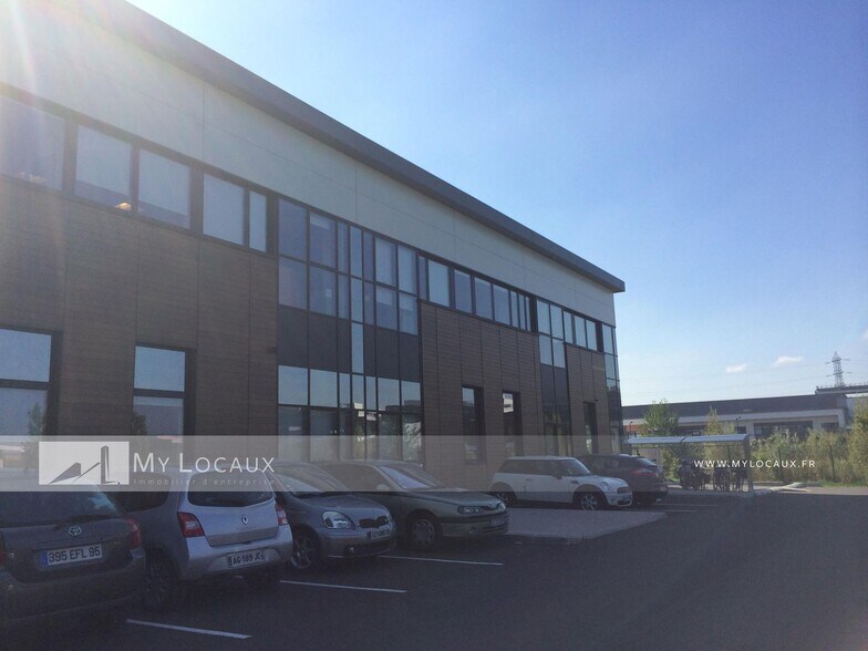 7 Rue Du Commandant D'estienne D'orves, Villeneuve-la-Garenne à louer - Photo de l’immeuble – Image 1 sur 5
