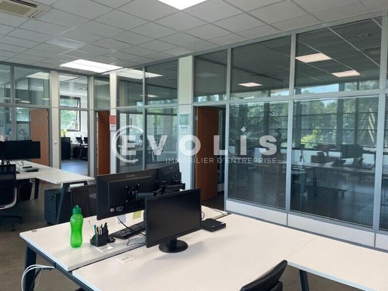 Bureau dans Bussy Saint Martin à louer - Photo de l’immeuble – Image 2 sur 8