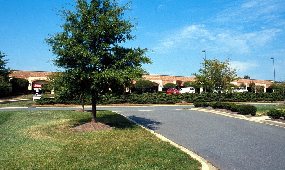 2301 Crownpoint Executive Dr, Charlotte, NC à louer - Autre – Image 2 sur 11