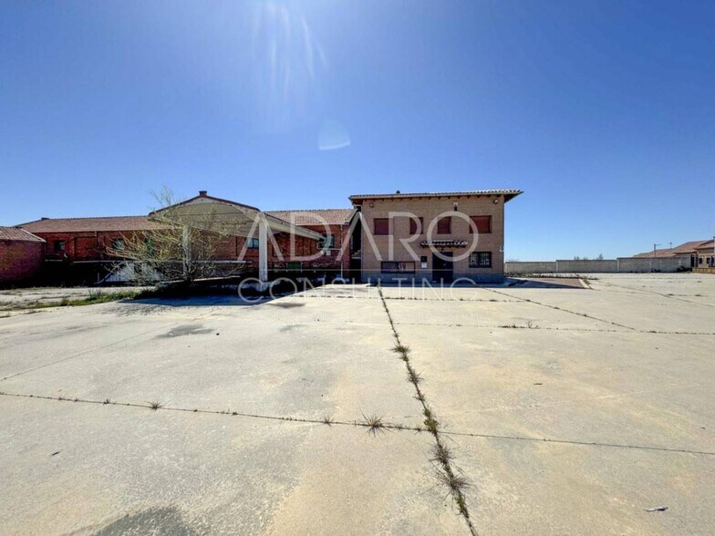 Industriel/Logistique dans Navalcarnero, Madrid à vendre - Photo de l’immeuble – Image 3 sur 12