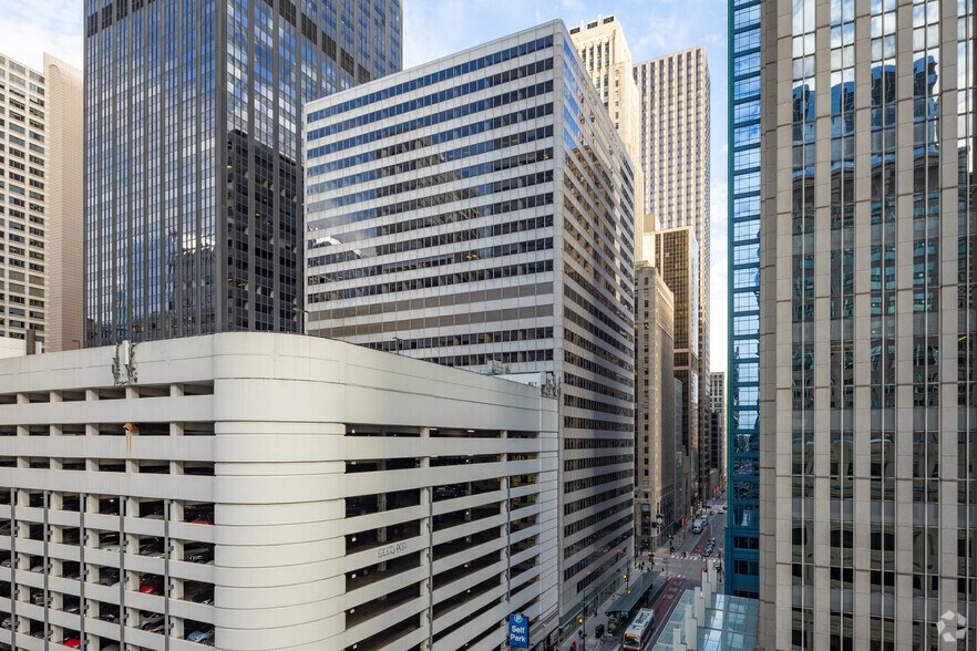2 N LaSalle St, Chicago, IL à louer - Photo de l’immeuble – Image 2 sur 18