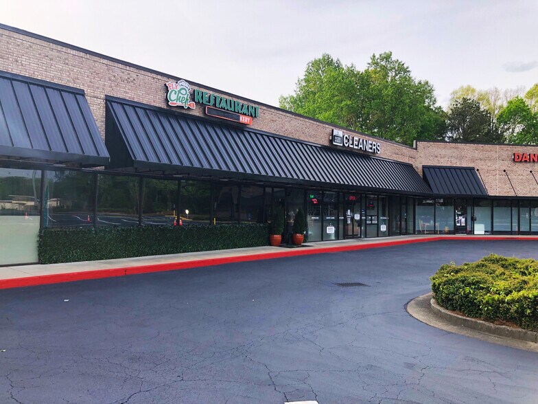 6470 Spalding Dr, Peachtree Corners, GA à louer - Photo de l’immeuble – Image 2 sur 10