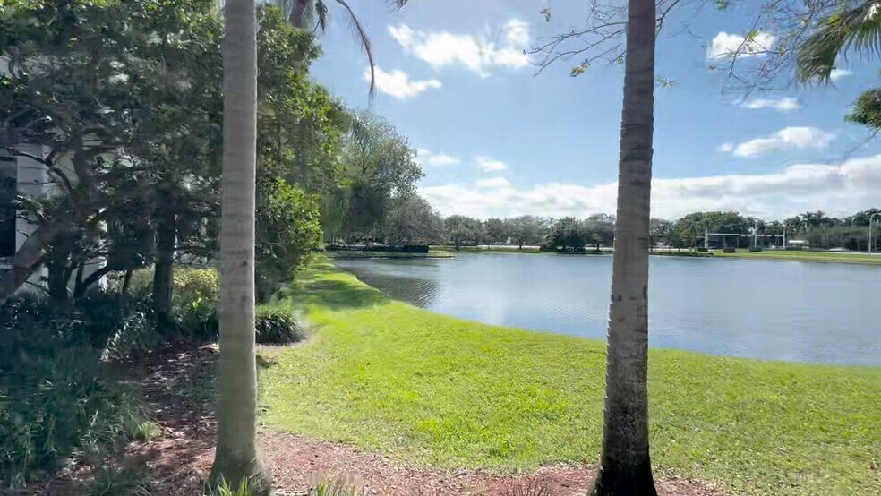 1290 Weston Rd, Weston, FL à louer - Vidéo sur l’annonce professionnelle – Image 2 sur 14