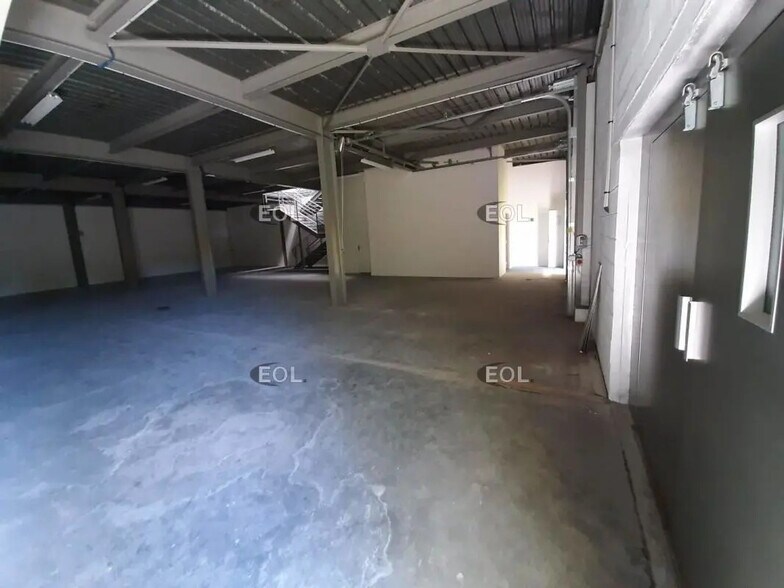 Local d’activités dans Morangis à louer - Photo de l’immeuble – Image 2 sur 7