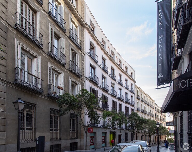 Calle Campomanes, 6, Madrid, Madrid à louer - Photo de l’immeuble – Image 2 sur 2