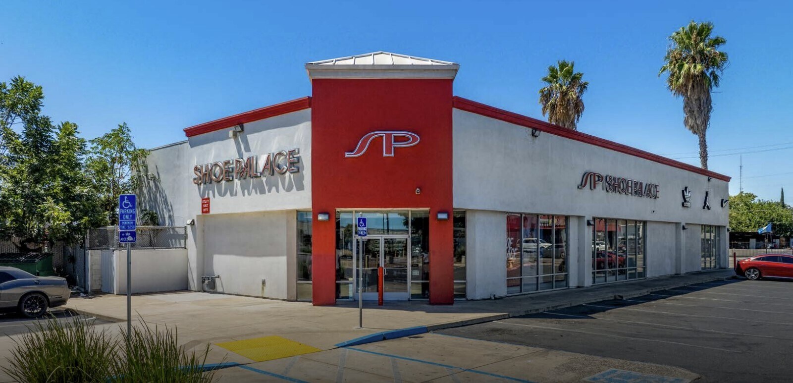 554 N Wilson Way, Stockton, CA à vendre Photo principale– Image 1 sur 7