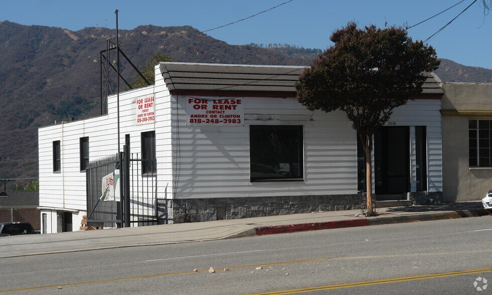 3536 Foothill Blvd, La Crescenta, CA à louer - Photo de l’immeuble – Image 2 sur 20