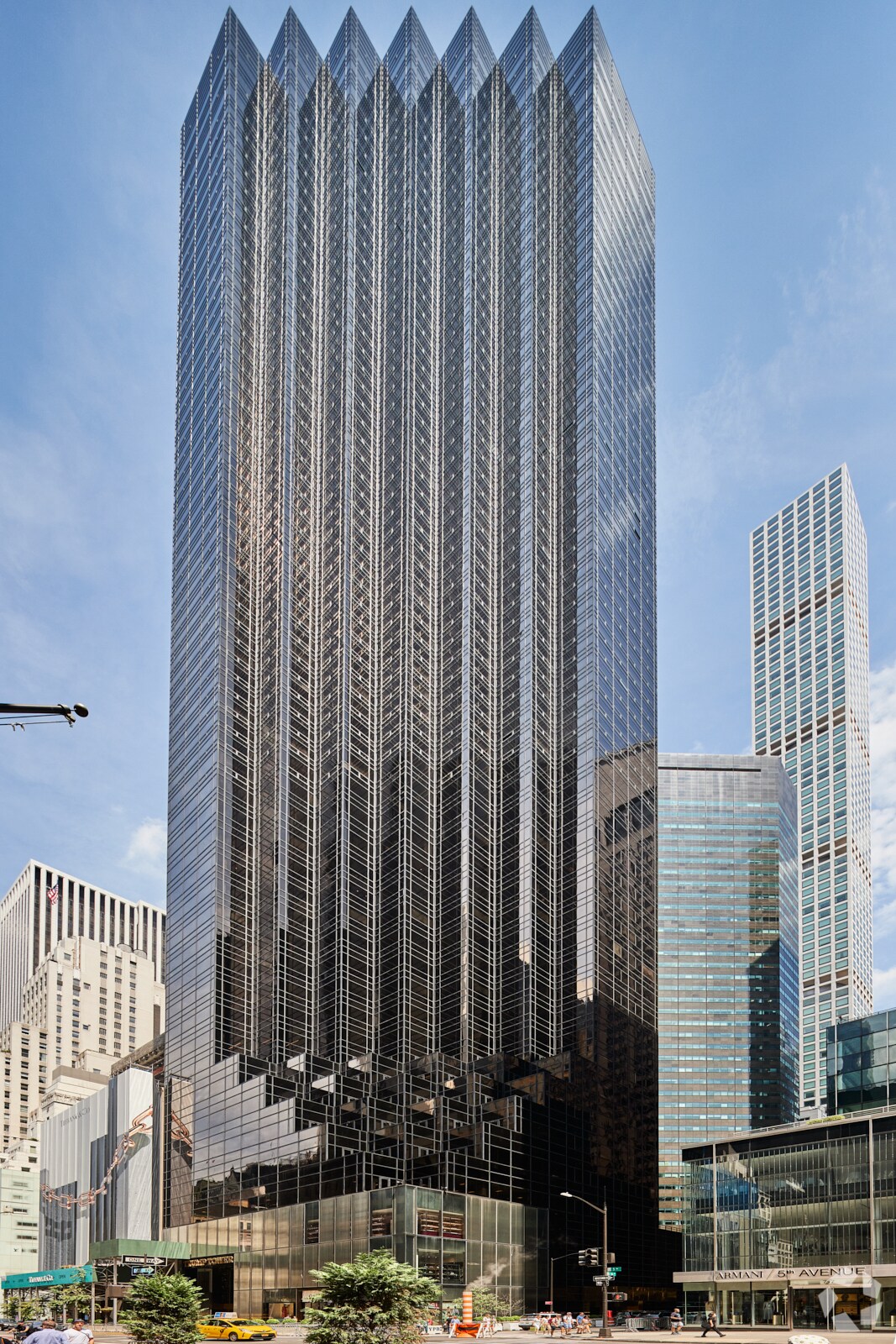725 Fifth Ave, New York, NY à louer Photo principale– Image 1 sur 8