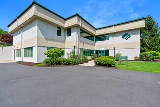 Plus de détails pour 30 Scotts Corner Dr, Montgomery, NY - Bureau à vendre