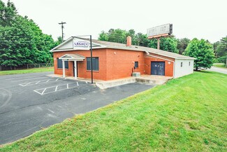Plus de détails pour 735 13th Avenue Dr SE, Hickory, NC - Local d'activités à louer