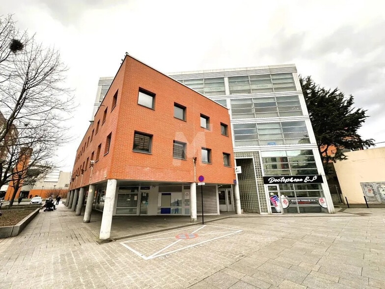 Bureau dans Évry-Courcouronnes à louer - Photo de l’immeuble – Image 1 sur 13