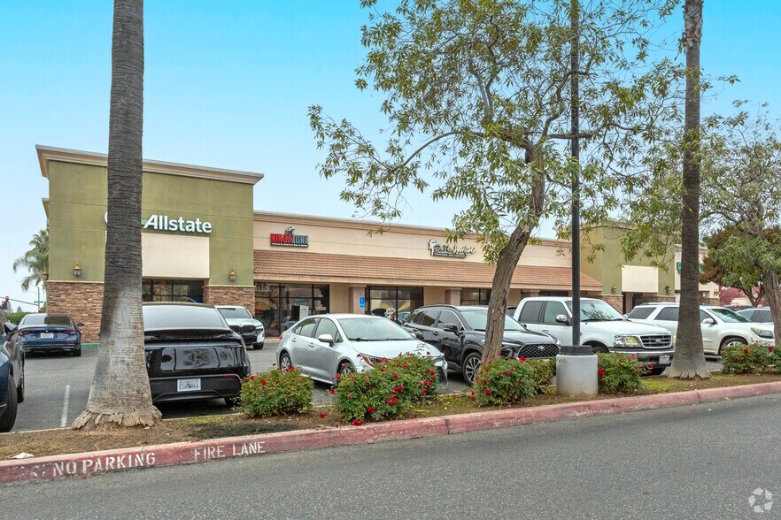 1225 N Willow Ave, Clovis, CA à vendre - Photo de l’immeuble – Image 2 sur 5