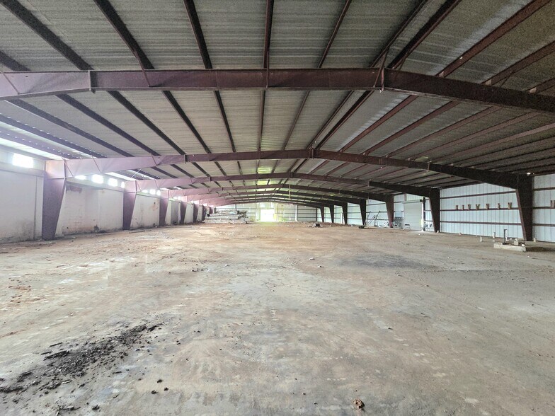 14077 N Highway 75, Willis, TX à vendre - Photo de l’immeuble – Image 1 sur 29