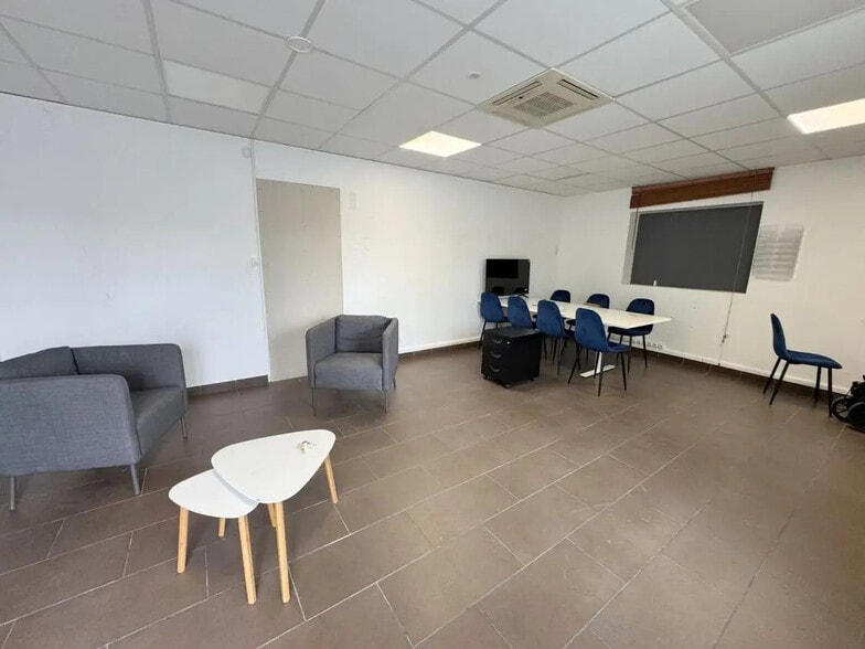 Local d’activités dans Conflans-Sainte-Honorine à louer - Photo intérieure – Image 3 sur 19