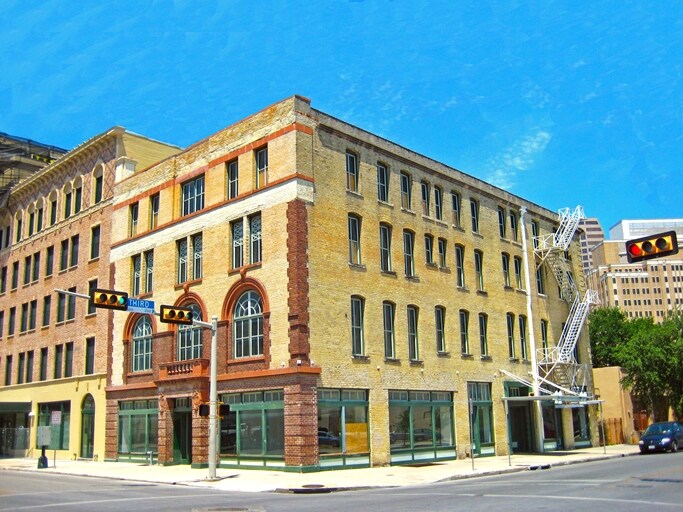219 N Alamo St, San Antonio, TX à louer - Photo principale – Image 1 sur 17