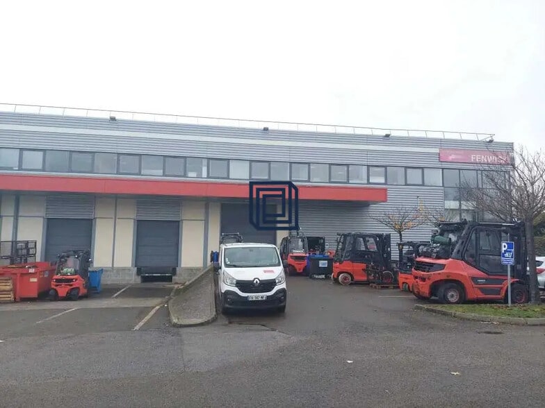 Industriel/Logistique dans Trappes à louer - Photo de l’immeuble – Image 1 sur 7