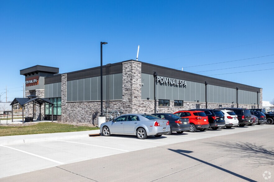 2575 SE Hulsizer Rd, Ankeny, IA à vendre - Photo de l’immeuble – Image 3 sur 7