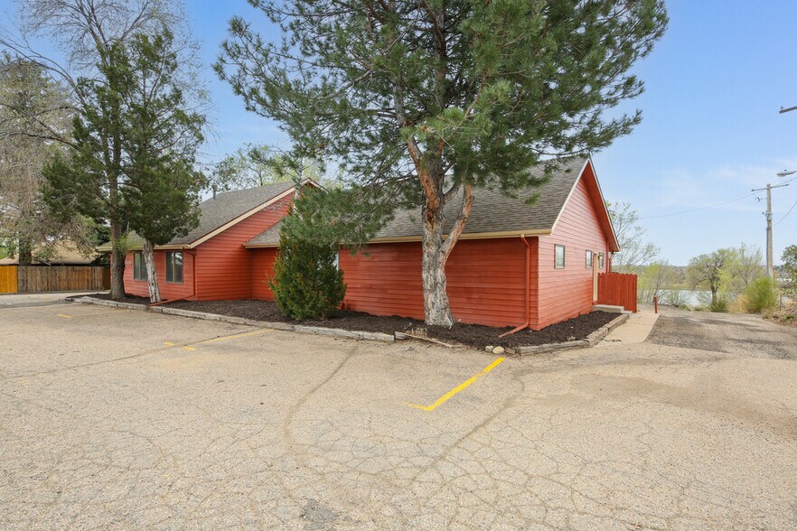 3320 W Eisenhower Blvd, Loveland, CO à louer - Photo de l’immeuble – Image 2 sur 11