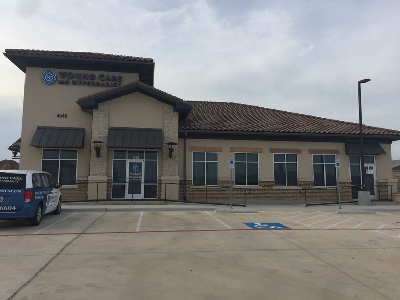 4545 Heritage Trace Pky, Fort Worth, TX à vendre - Photo de l’immeuble – Image 3 sur 7