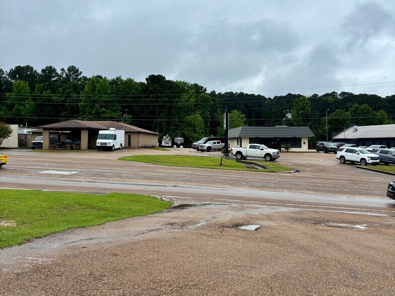 609 W Government St, Brandon, MS à vendre - Photo principale – Image 1 sur 1