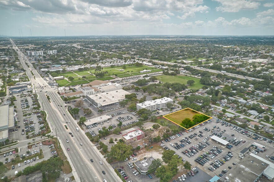 0 61st Avenue Ave, Hollywood, FL à vendre - Photo de l’immeuble – Image 2 sur 5