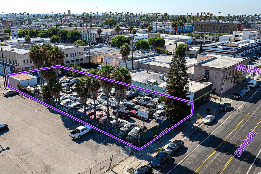725 Broad Ave, Wilmington, CA à vendre - Photo de l’immeuble – Image 2 sur 8